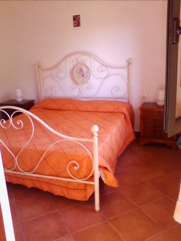 Farm Stay Gli Oleandri Loiri Porto San Paolo Zimmer foto