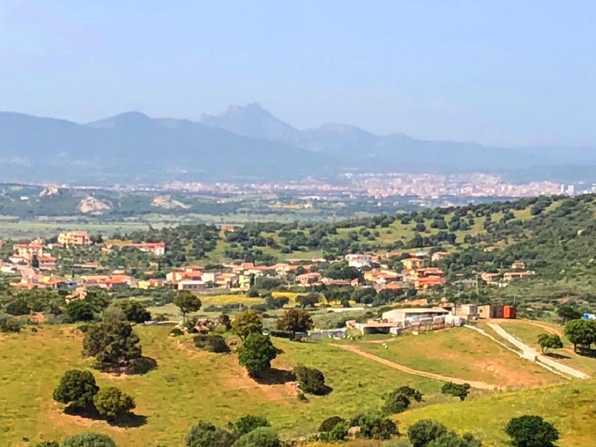 Farm Stay Gli Oleandri Loiri Porto San Paolo Exterior foto